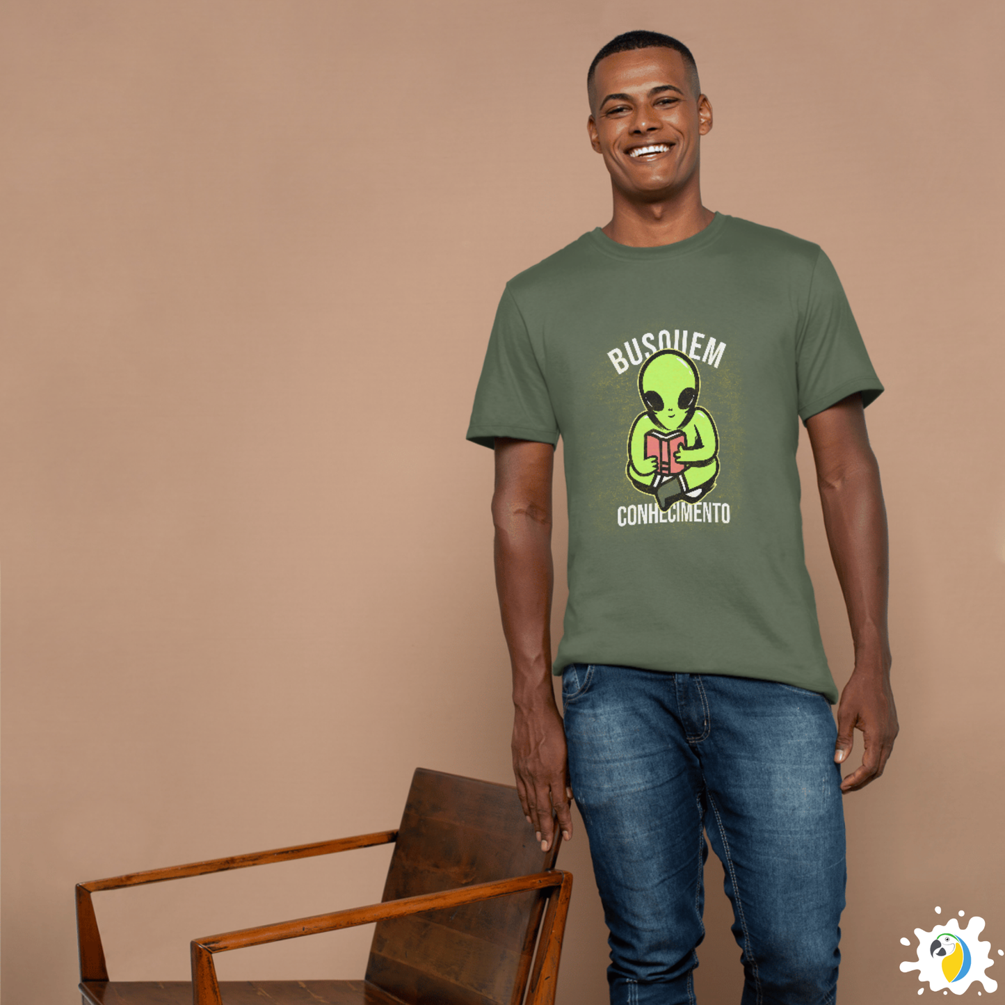 ET Bilu Brazilian Folklore Funny T-Shirt • Brazil Pop Meme "Busquem Conhecimento" Alien Tee Shirt