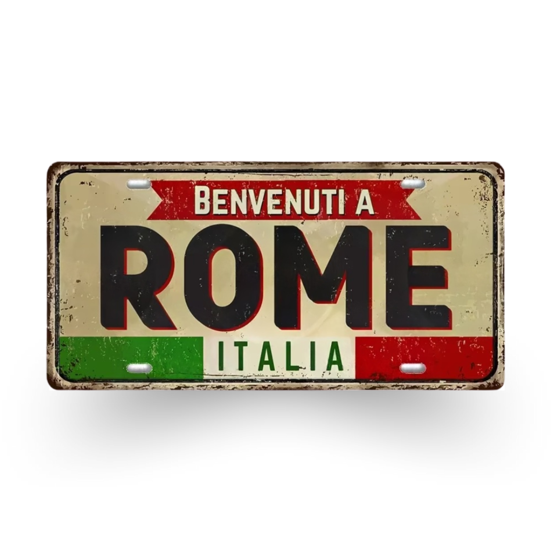 Decorative sign with 'Benvenuti a Rome Italia' text and Italian flag colors on a beige background.